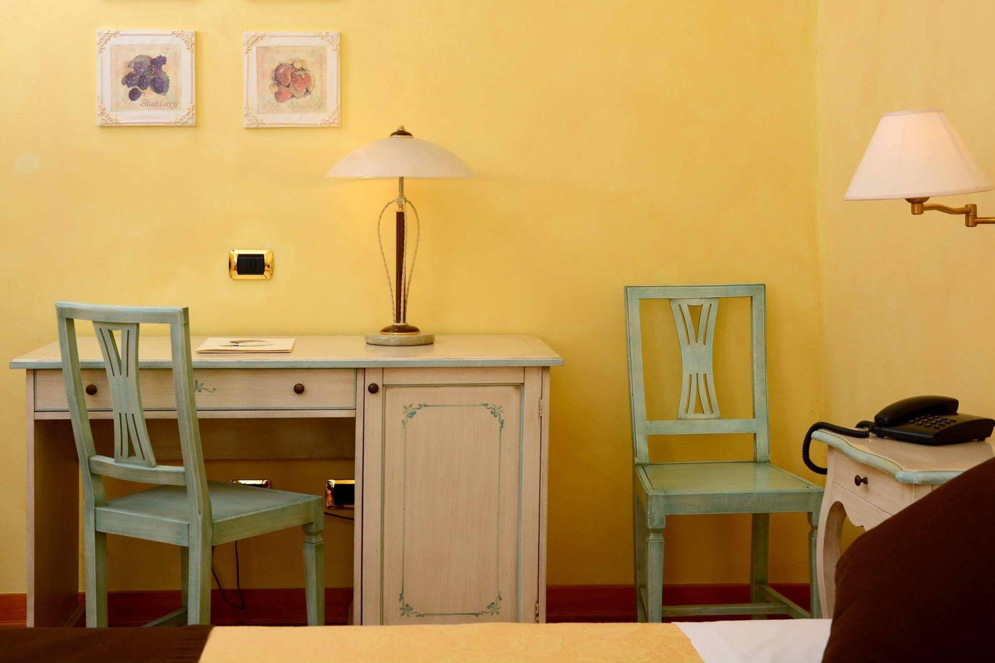 Albergo Dimora Storica Antica Hostelleria Crema Extérieur photo