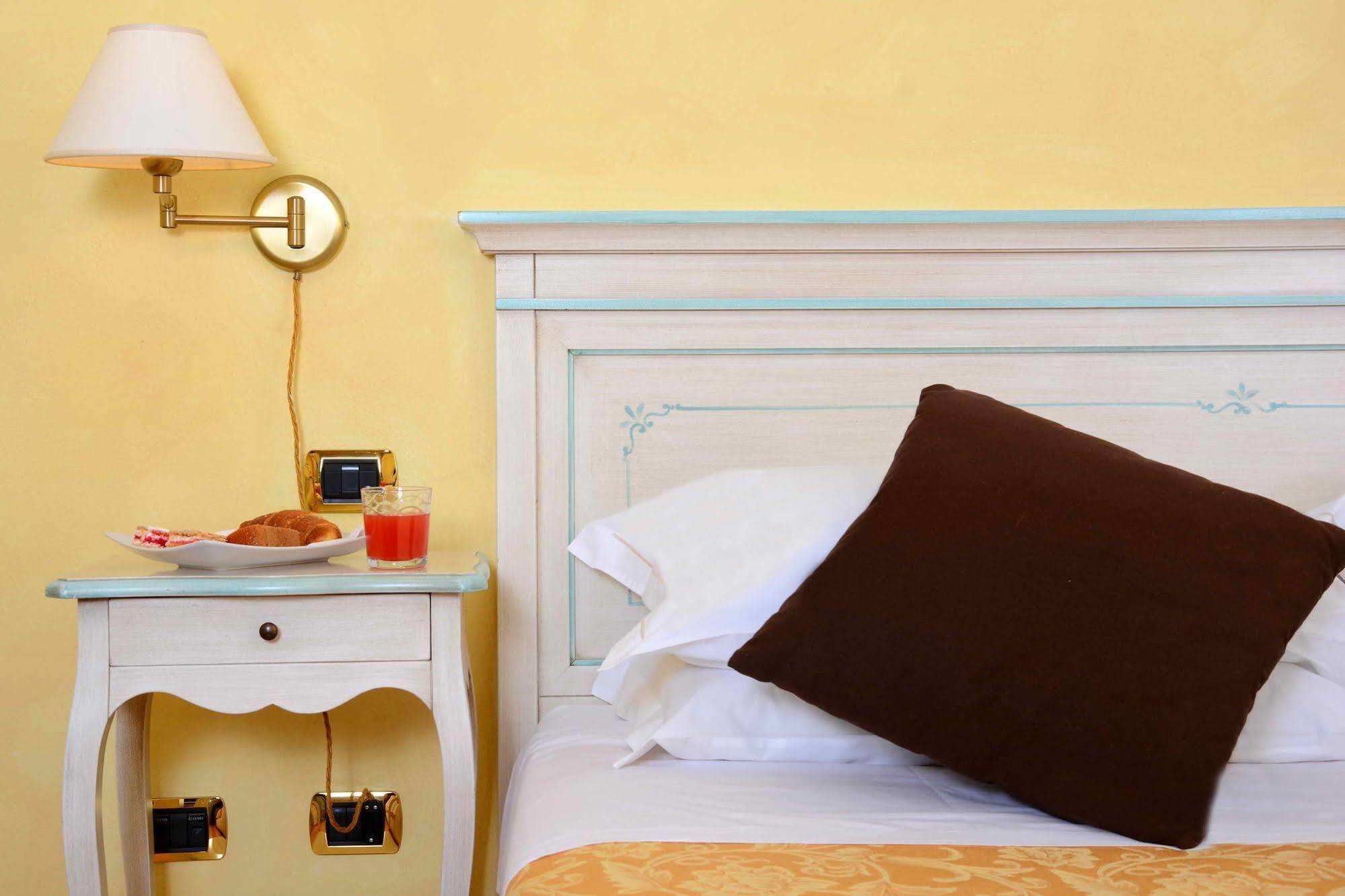 Albergo Dimora Storica Antica Hostelleria Crema Extérieur photo
