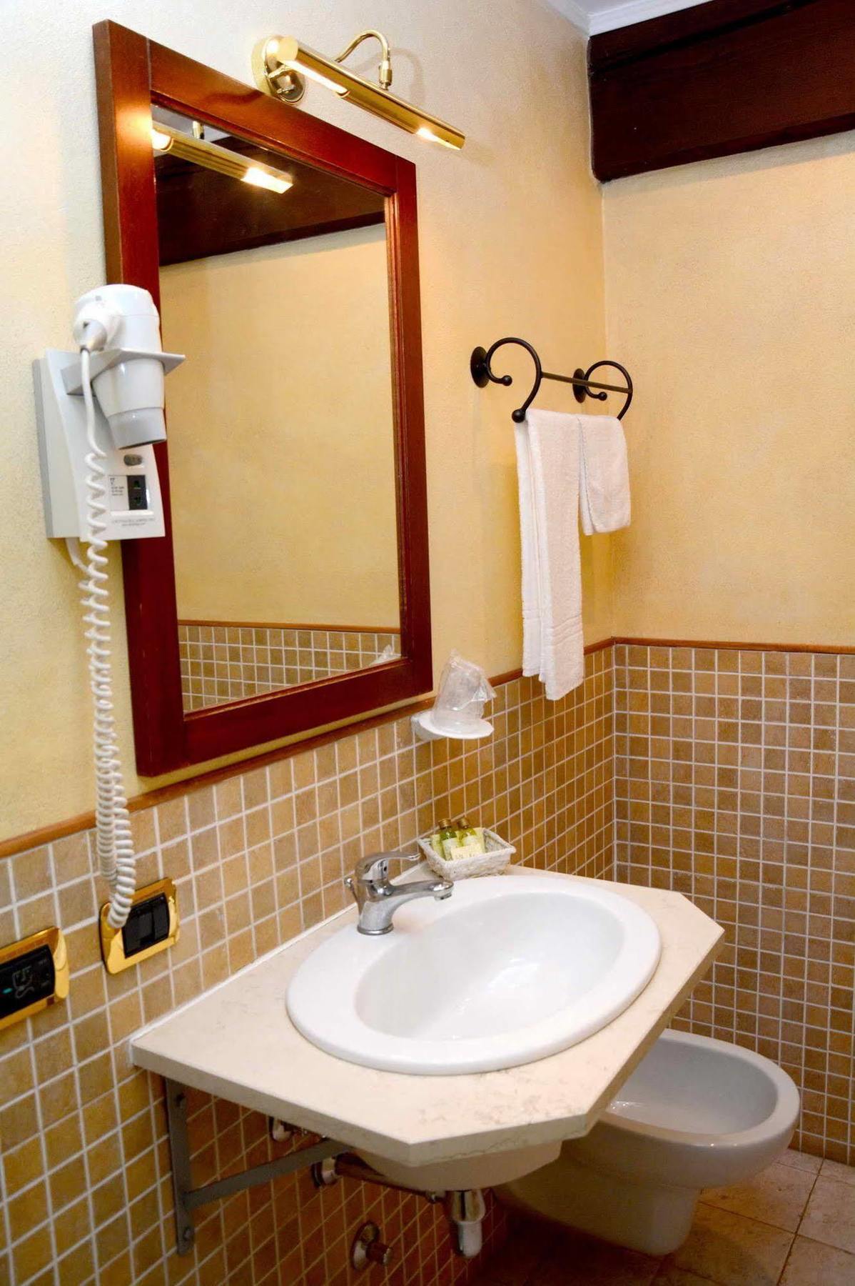 Albergo Dimora Storica Antica Hostelleria Crema Extérieur photo