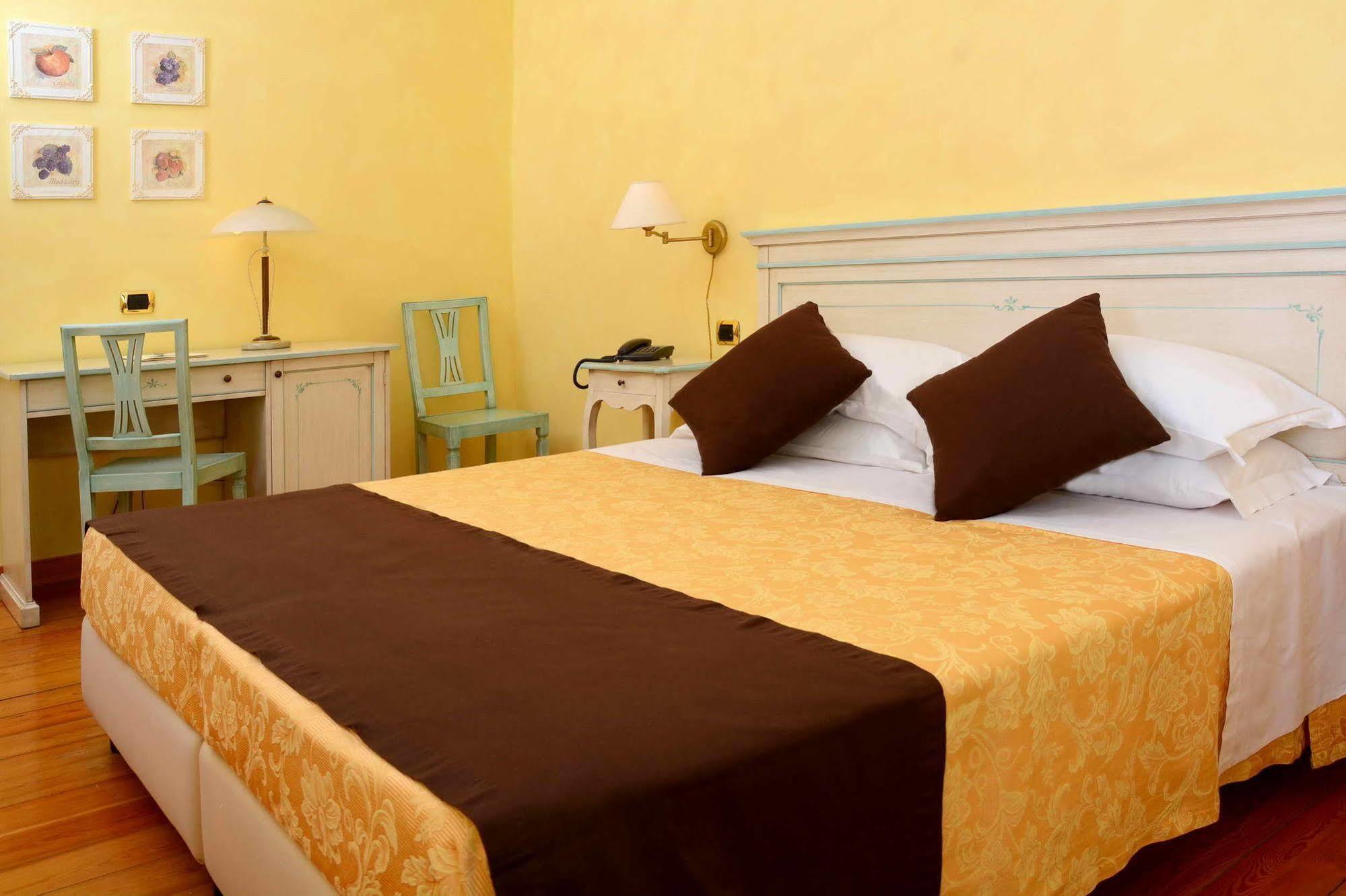 Albergo Dimora Storica Antica Hostelleria Crema Extérieur photo